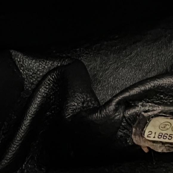 CHANEL Black quilted Patent Leather Classic Maxi Double Flap Bag - Picture 8 of 10